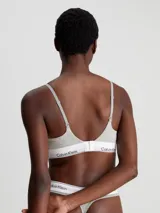 Brasier Calvin Klein Modern Cotton, color gris melange, con escote en V, breteles regulables y banda elástica blanca con logo de la marca.