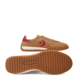 Championes urbanos Converse Run Star Trainer, color marrón con detalles en rosado.