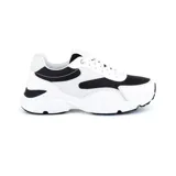 Zapatillas deportivas blancas y negras, diseñadas para ofrecer comodidad y estilo casual.