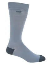 Calcetines largos de color celeste con puntera y talón en gris oscuro. Confeccionados en fibra de bambú, talla 40-44.5.