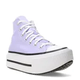 Championes de caña alta color lila, con plataforma blanca y cordones blancos.