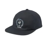 Gorro negro de cinco paneles marca Roark, con logo bordado al frente que incluye una serpiente enroscada en una copa y la leyenda "Cold Blooded Chillers Roark".