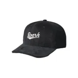 Gorra negra de pana con visera curva y logo Roark bordado en blanco en el frente.