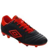 Championes de fútbol para hombre Umbro Touch FG, color negro con detalles en rojo y logo de la marca en el lateral.
