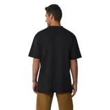 Remera negra de mangas cortas con logo de Dickies estampado en el pecho.