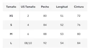 Top con estampado animal print, breteles finos y escote recto.