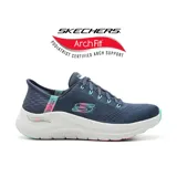 Championes deportivos Skechers Slip-ins Arch Fit 2.0 Easy Chic, color azul marino con detalles en verde agua y rosa. Diseño sin cordones con capellada de malla y refuerzos sintéticos, plantilla Arch Fit removible y suela con amortiguación.