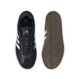 Championes Adidas VL Court 3.0 Low, color negro con las tres tiras blancas y suela marrón.