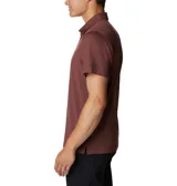 Polo de hombre Columbia Tech Trail, color blanco, de manga corta, con logo bordado en el pecho. Confeccionada en tejido hidroabsorbente Omni-Wick™ con elastano.