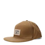 Gorra negra con logo KristoBelga en beige.