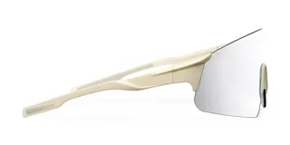 Lentes de sol unisex marca Meller modelo Dua, con montura color crema y lente plateada tipo pantalla. Inspiradas en el diseño ciclista, con protección UV400 y tratamiento anti-rayaduras.