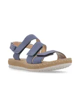 Sandalias de cuero nobuck color rosa pálido, con múltiples tiras ajustables con velcro, plantilla de cuero acolchada y suela de PVC cosida y flexible.