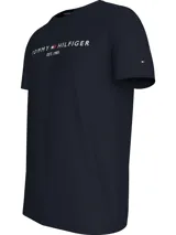 Remera azul marino de algodón con cuello redondo y logo de Tommy Hilfiger bordado en el pecho.