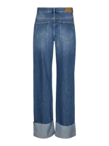 Jean recto de tiro medio, color azul denim medio, con puños doblados en el bajo.