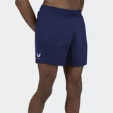 Short deportivo Castore Performance Lightweight color azul marino, confeccionado en tejido elástico y ligero con paneles cortados y cosidos para mejorar el movimiento. Presenta cintura elástica y bolsillos laterales abiertos.