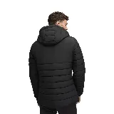 Campera acolchada Puma negra con capucha, cierre frontal y bolsillos laterales. Logo de Puma bordado en dorado en el pecho y escudo del Club Atlético Peñarol en el lado opuesto.