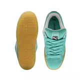 Championes Puma Suede XL color lila con detalles en blanco y suela color caramelo.