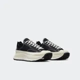 Championes Converse Chuck 70 AT-CX de caña baja, color negro con detalles en blanco y suela chunky.