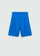Short azul eléctrico de lyocell y lino con diseño wideleg, trabillas, cierre delantero de botón, gancho y cremallera, detalle de pinzas y tiro alto.