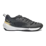 Championes de tenis Fila Champion Winner Clay, color negro con detalles dorados y suela blanca.