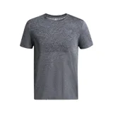 Remera deportiva gris jaspeado de corte clásico, con cuello redondo y mangas cortas. Confeccionada con tejido de punto transpirable y tecnología seamless para mayor comodidad.