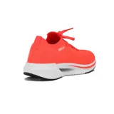 Championes deportivos Actvitta color naranja, con cordones y suela blanca.