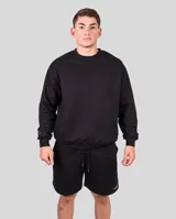 Buzo negro de cuello redondo, sin felpa, con bordado en la manga.