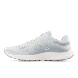 Championes de running New Balance 520 V8, color celeste con detalles en blanco y logo plateado.
