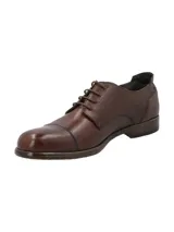 Zapato de vestir acordonado color marrón oscuro, con puntera redondeada y suela de goma.