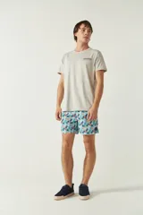 Short de baño estampado para hombre, con cintura elástica y cordón, diseño colorido y ligero, con bolsillos laterales y trasero.