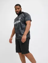 Short cargo negro de Jack & Jones Plus, corte relajado, tiro medio, cierre con cremallera, múltiples bolsillos cargo, laterales y traseros.