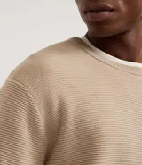 Pantalón de jean para hombre de corte recto, con cintura tradicional y cierre de cremallera. Confeccionado en denim de algodón 100%.