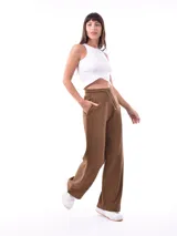 Pantalón negro de tiro alto con cordón ajustable en la cintura y corte ancho y recto.