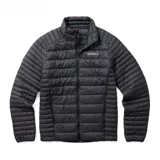Campera negra con cierre frontal, cuello alto y logo de la marca en el pecho.