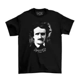 Remera negra de algodón con estampado del rostro de Edgard Allan Poe y su firma.