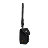 Bandolera negra con estampado geométrico, correa ajustable con hebilla de liberación rápida, compartimento principal con bolsillo plano, bolsillo trasero y anilla en D con la marca Caterpillar.