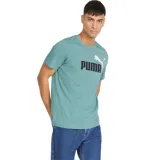 Remera Puma ESS+ 2 Col Logo Tee color verde azulado, de corte clásico con mangas cortas y cuello redondo. Presenta el logo de Puma estampado en blanco y negro en el pecho.