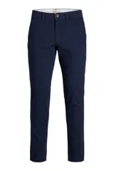 Pantalón chino navy blazer con cierre de cremallera y corte clásico, confeccionado en tela con elastano para mayor comodidad.