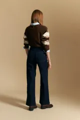 Jean wide leg de tiro medio color negro, confeccionado en denim cotton spandex.