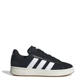 Championes Adidas Grand Court Alpha negros con las tres tiras blancas, capellada de cuero sintético, forro textil, entresuela Cloudfoam y suela de goma.