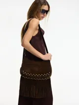 Vestido midi de viscosa, rayón y lino, color crudo, con escote en V en frente y espalda, y caída fluida.