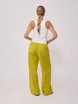 Musculosa azul de algodón con cuello redondo y corte ajustado.