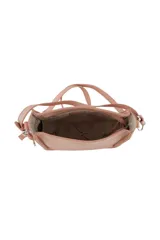 Cartera cuadrada color marrón con correa al hombro y cierre interno.