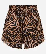 Short de playa confeccionado en chiffon con estampado animal print de zebra, cintura elástica con lazo y puntas forradas.
