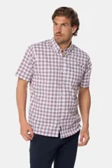 Camisa de hombre a cuadros blancos, rojos y azules, de manga corta y confeccionada en algodón.