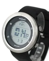Reloj Mistral deportivo con correa de silicona negra y caja plateada. Pantalla digital con visualización de hora, fecha y día de la semana. Resistente al agua.