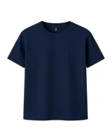 Remera lisa de manga corta color azul marino, con cuello redondo y logo pequeño bordado en el pecho.