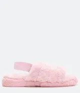 Pantufla abierta color rosa claro, con textura de felpa suave y tira elástica trasera para ajuste en el talón.