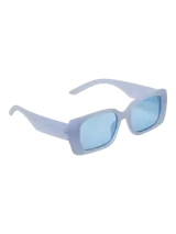 Lentes de sol rectangulares de acetato color celeste pastel, con lentes espejados azules.