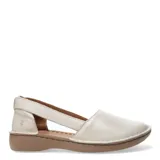 Sandalias de cuero negro con diseño de punta cerrada y laterales calados. Poseen una tira posterior para ajuste, suela plana y costuras decorativas visibles en el contorno de la base.